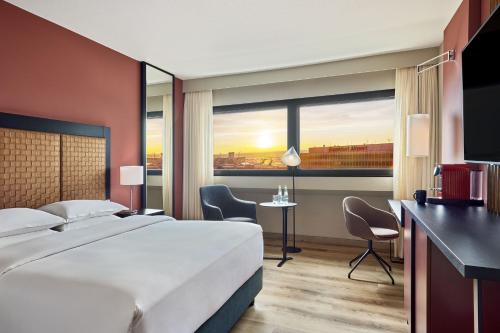 Habitación Sheraton Club con acceso al club lounge - 1 cama extragrande o 1 cama grande del hotel Sheraton Frankfurt Airport and Conference Center