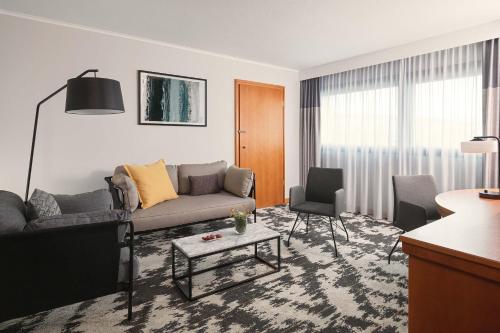 Suite Junior - Cama extragrande del hotel Sheraton Frankfurt Airport and Conference Center