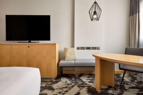 Habitación Deluxe - 2 camas individuales del hotel Sheraton Frankfurt Airport and Conference Center. Foto 5