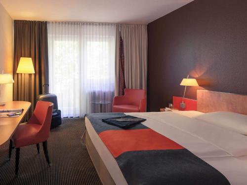 Habitación Doble Estándar del hotel Mercure and Residenz Frankfurt Messe. Foto 1