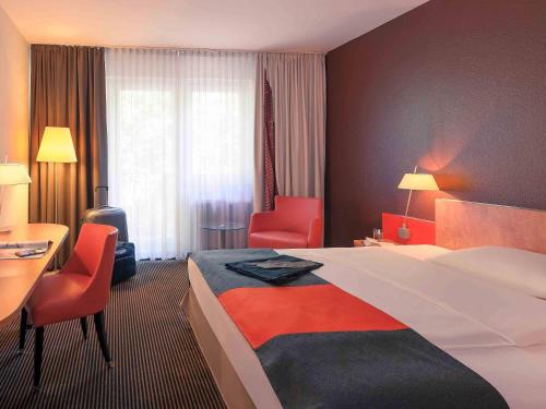 Habitación Doble Estándar del hotel Mercure and Residenz Frankfurt Messe. Foto 7