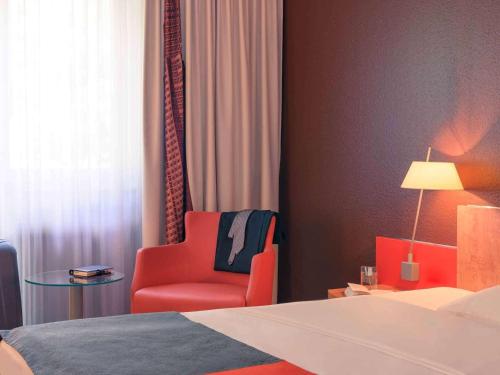 Habitación Doble Estándar - 2 camas del hotel Mercure and Residenz Frankfurt Messe. Foto 7