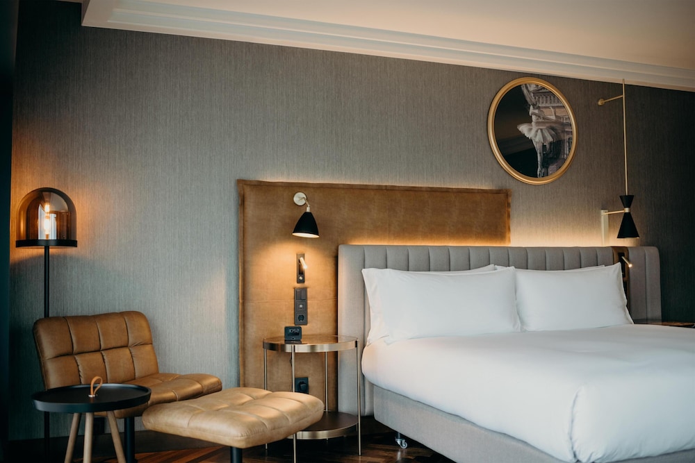 Suite junior del hotel Hilton Frankfurt City Centre. Foto 3
