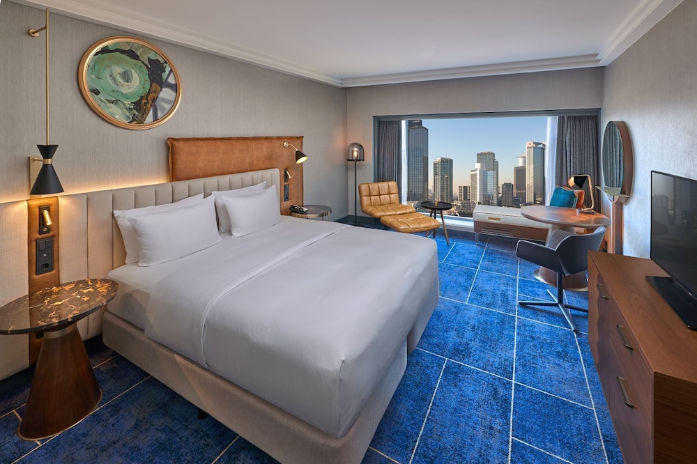 Habitación, 1 cama de matrimonio grande (Park or City View) del hotel Hilton Frankfurt City Centre. Foto 1