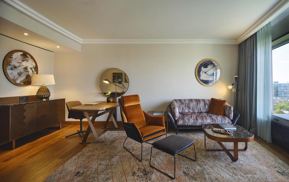 Suite, 1 habitación del hotel Hilton Frankfurt City Centre. Foto 4