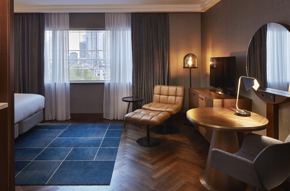 Habitación, 1 cama de matrimonio del hotel Hilton Frankfurt City Centre. Foto 3