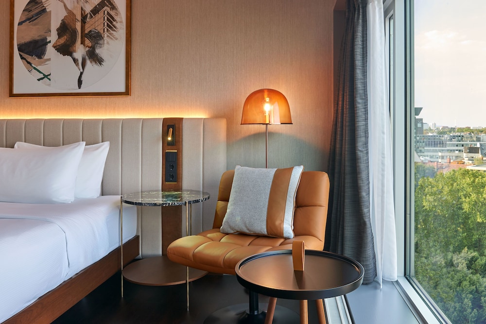 Habitación ejecutiva, 2 camas individuales (Park or City View) del hotel Hilton Frankfurt City Centre. Foto 1
