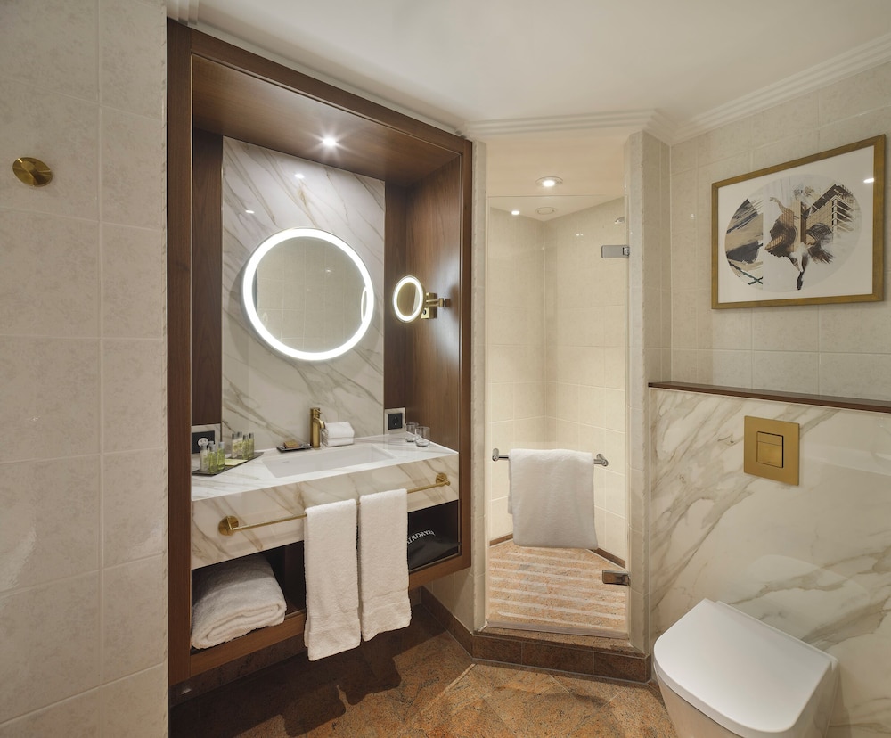 Habitación Deluxe, 2 camas individuales (Park or City View) del hotel Hilton Frankfurt City Centre. Foto 1