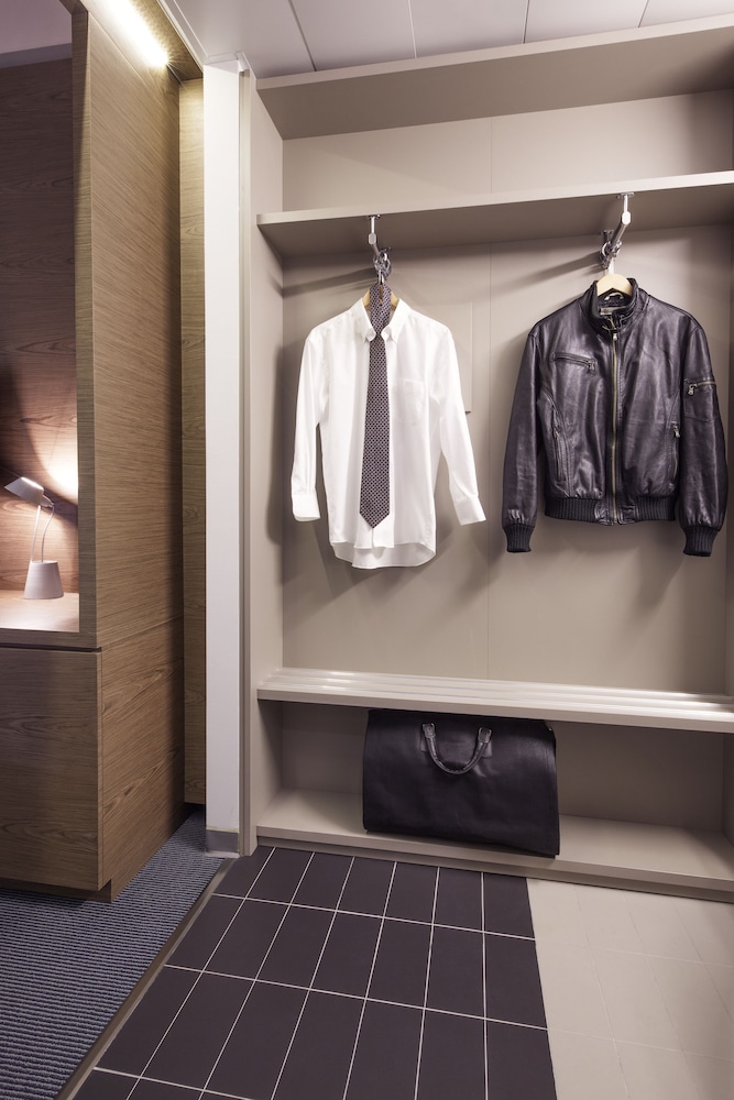 Suite junior, 1 cama de matrimonio grande del hotel Ibis Styles Roma Eur. Foto 1
