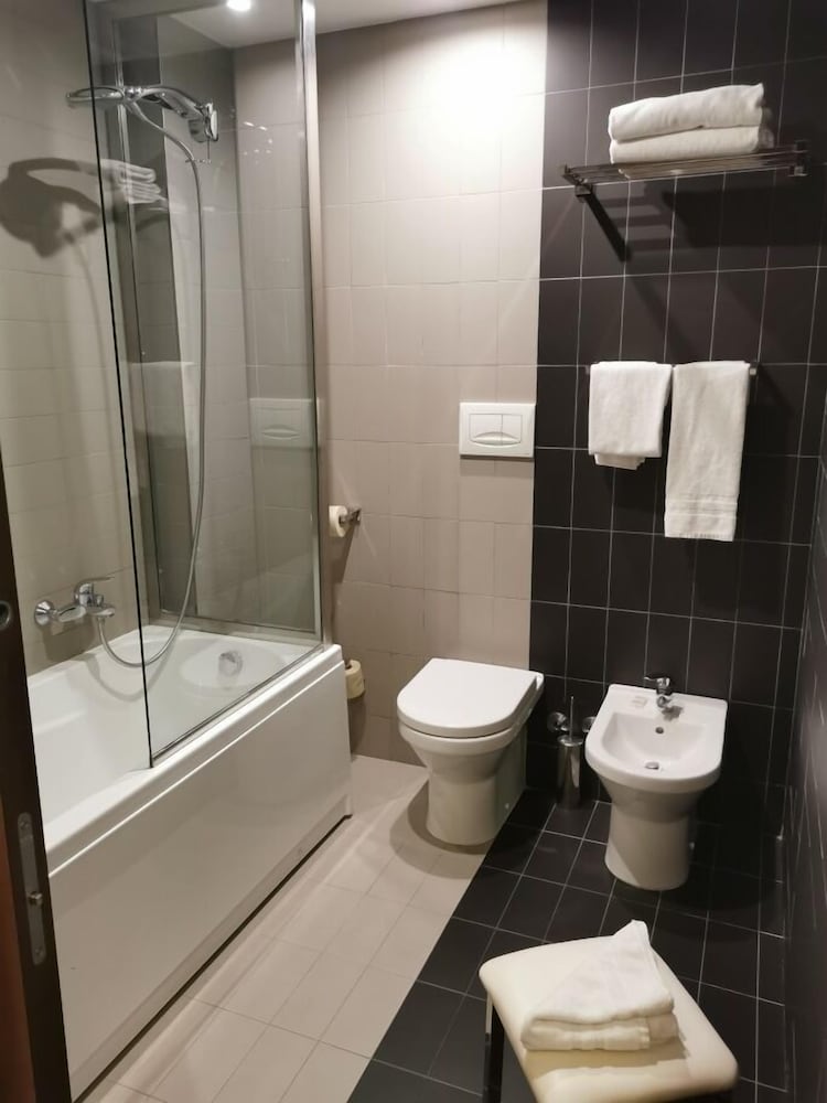 Suite junior, 1 cama de matrimonio grande del hotel Ibis Styles Roma Eur. Foto 5