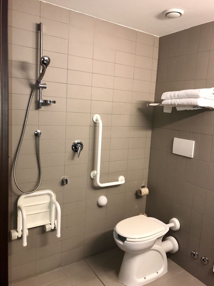Habitación doble, 1 cama doble, accesible para personas con discapacidad del hotel Ibis Styles Roma Eur. Foto 1