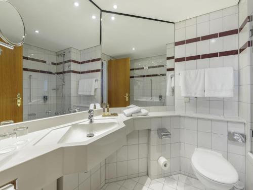 Habitación Doble Estándar - 2 camas del hotel Novotel Freiburg Am Konzerthaus. Foto 3