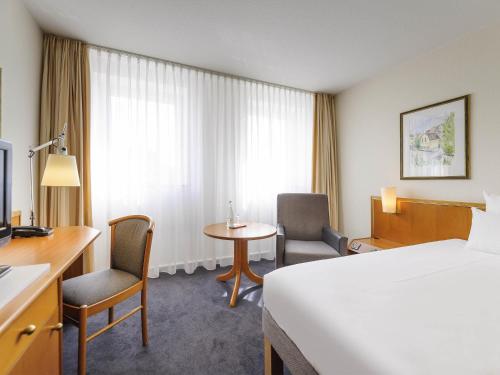 Habitación Doble Estándar del hotel Novotel Freiburg Am Konzerthaus. Foto 3