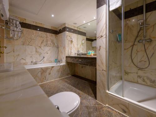 Suite Superior del hotel Novotel Freiburg Am Konzerthaus. Foto 4