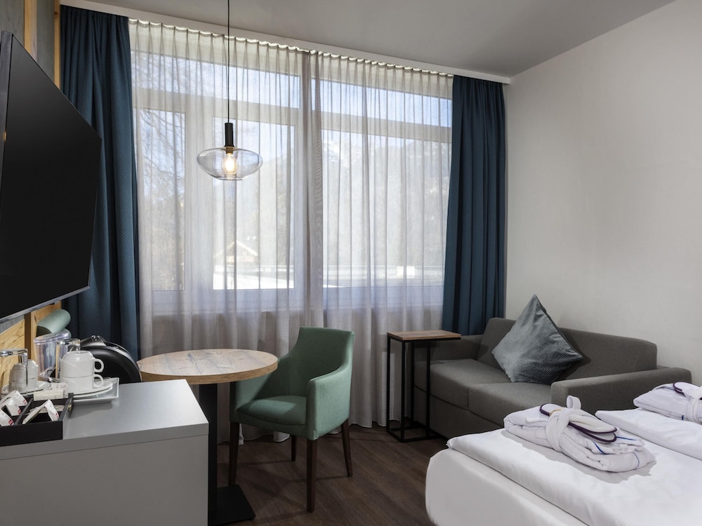 Habitación Privilegiada con cama doble del hotel Mercure Garmisch Partenkirchen. Foto 3