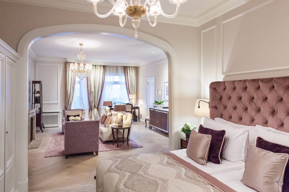 CELEBRITY SUITE del hotel Fairmont Vier Jahreszeiten Hamburg. Foto 1
