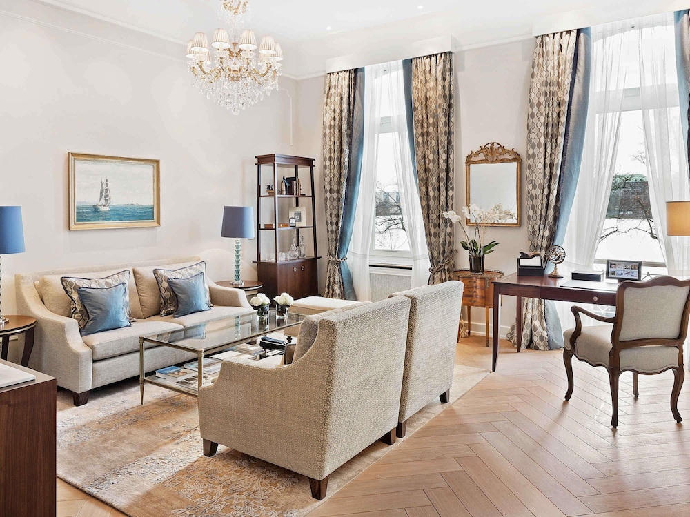 CELEBRITY SUITE del hotel Fairmont Vier Jahreszeiten Hamburg. Foto 4