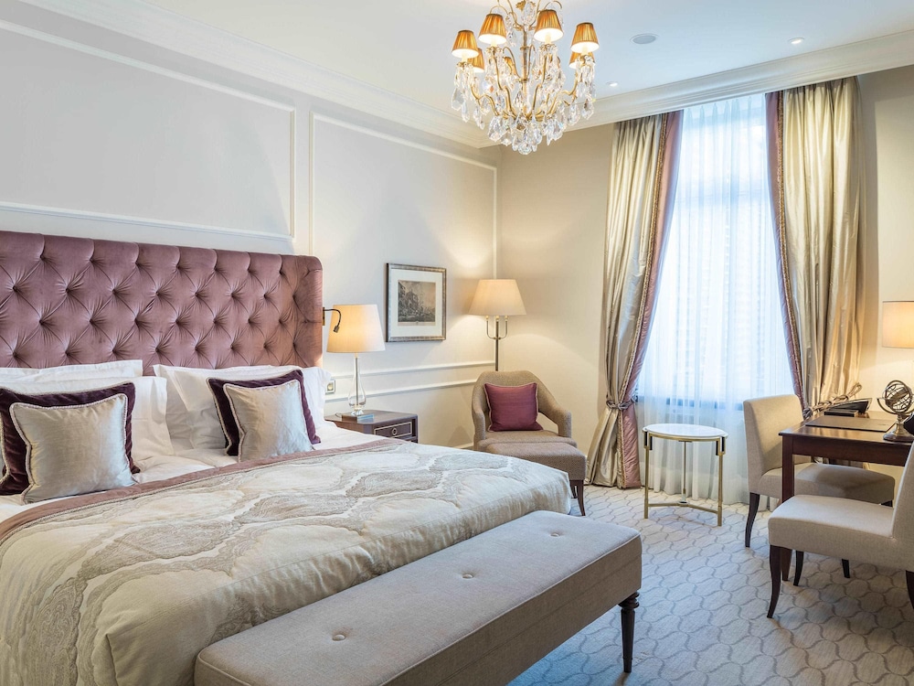 Habitación Deluxe con vistas al jardín del hotel Fairmont Vier Jahreszeiten Hamburg