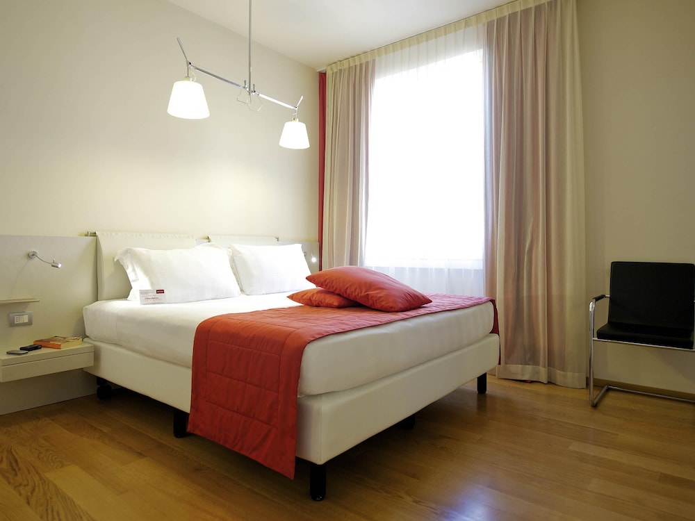 Habitación doble Classic con 1 cama king size del hotel Mercure Milano Solari