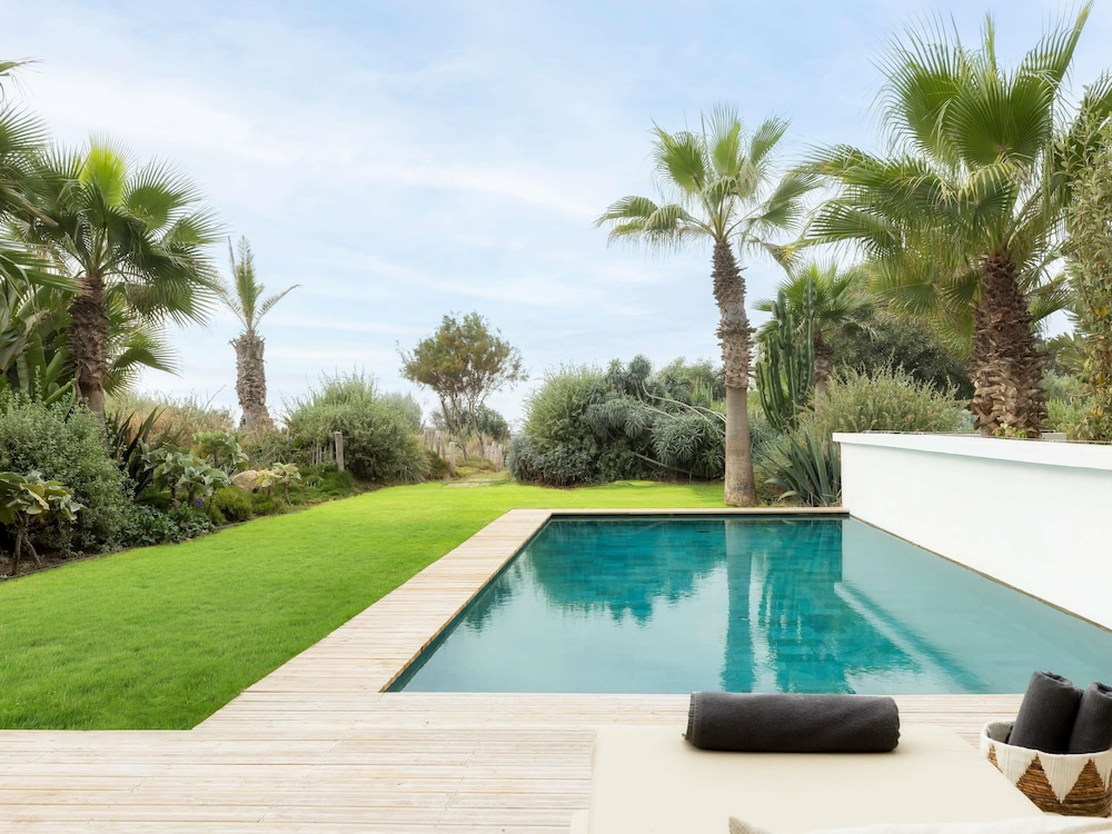Villa Prestige, 2 habitaciones, 1 cama king + 2 camas individuales, playa privada, piscina climatizada del hotel Sofitel Agadir Thalassa Sea and Spa. Foto 8