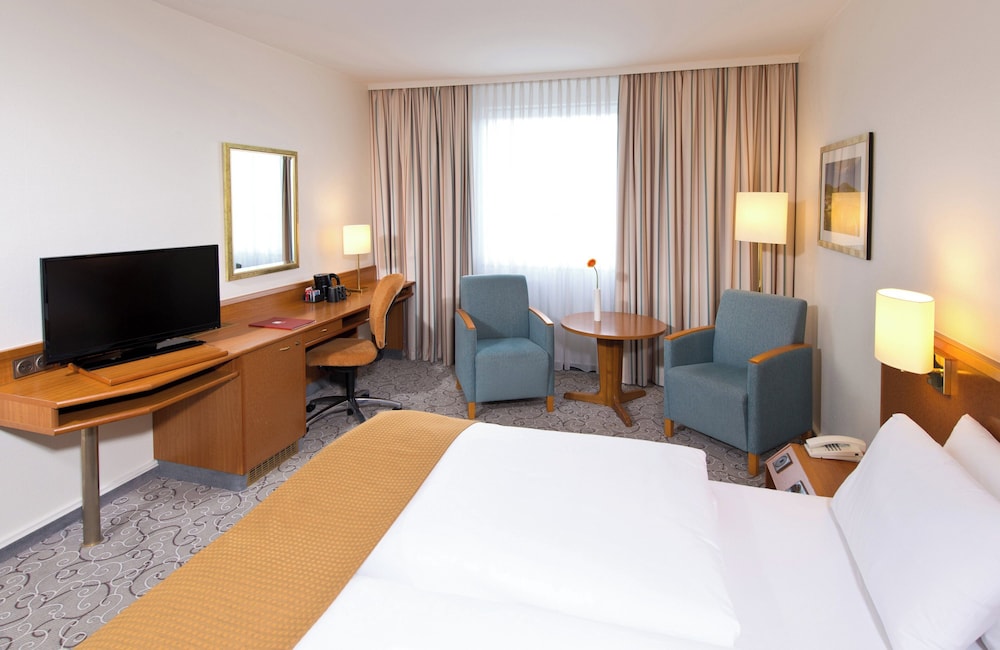 Habitación triple ejecutiva del hotel Leonardo Heidelberg. Foto 1