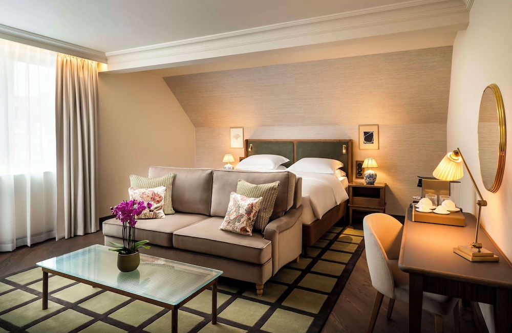 Suite Junior Deluxe con 1 Cama King del hotel Brunfels Hotel, in the Unbound Collection by Hyatt. Foto 1