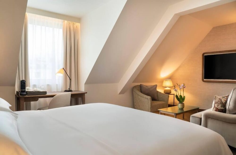 Suite Junior Deluxe con 1 Cama King del hotel Brunfels Hotel, in the Unbound Collection by Hyatt. Foto 2
