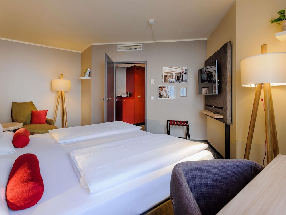 Habitación Estándar con cama doble del hotel Mercure Muenchen City Center. Foto 4