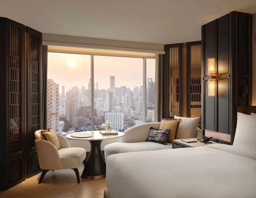 Habitación Deluxe, 1 cama de matrimonio grande (Corner) del hotel Fairmont Bangkok Sukhumvit. Foto 4