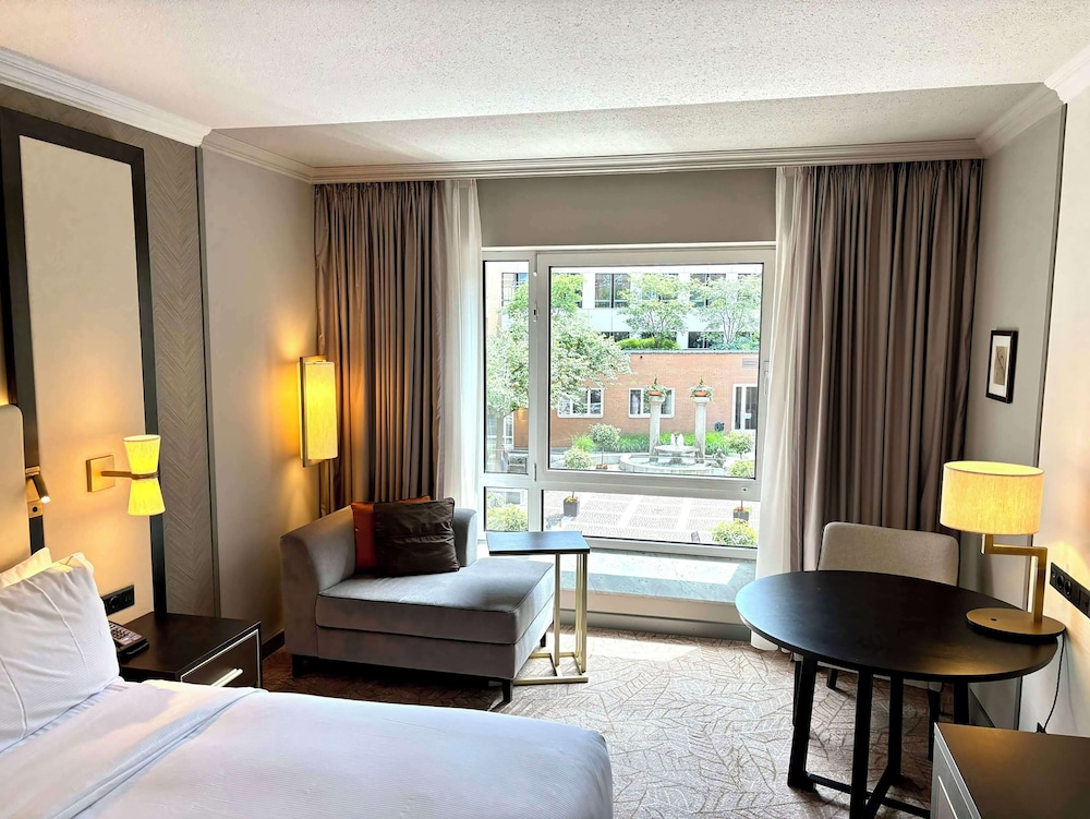 Habitación, 1 cama de matrimonio grande, no fumadores, vistas al patio del hotel Hilton Munich City. Foto 3