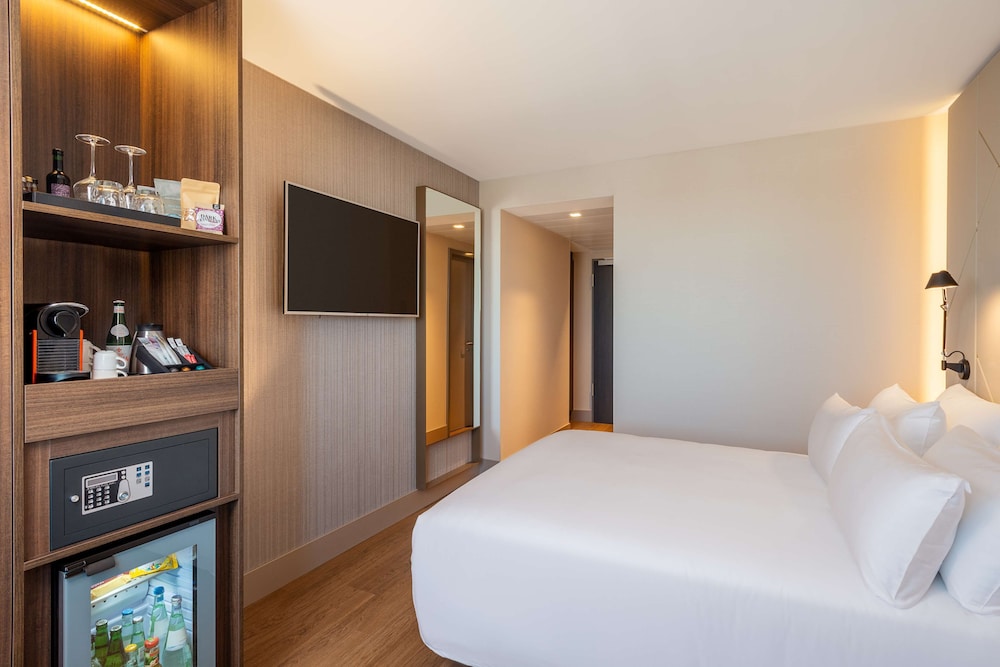 Habitación Superior con vistas del hotel Nh Collection München Bavaria. Foto 1