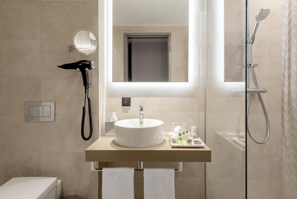 Habitación Premium con Vistas del hotel Nh Collection München Bavaria. Foto 6