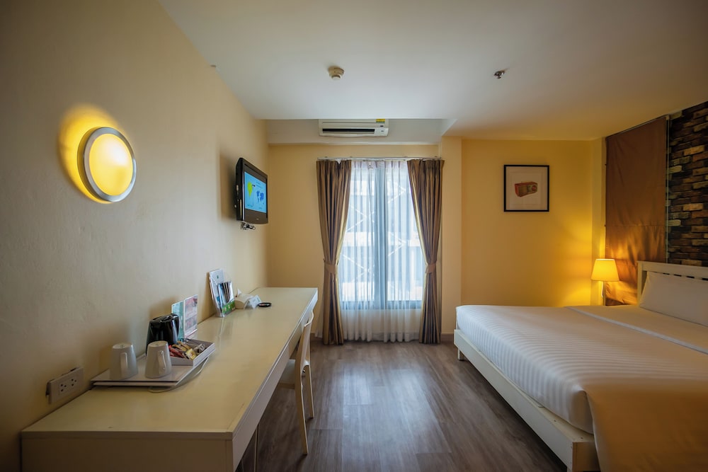 Habitación doble Vista ciudad del hotel Ibis Styles Chiang Mai. Foto 4