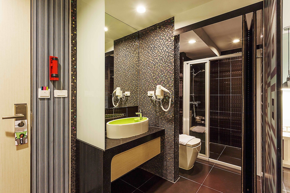 Habitación doble Superior Vista ciudad 2 Camas individuales del hotel Ibis Styles Chiang Mai. Foto 9
