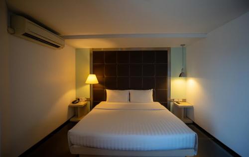 Habitación Superior con 1 cama king - size del hotel Ibis Styles Chiang Mai. Foto 9