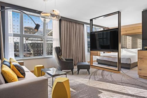 Suite Presidencial de 1 dormitorio con cama extragrande del hotel Hilton Munich Airport. Foto 6