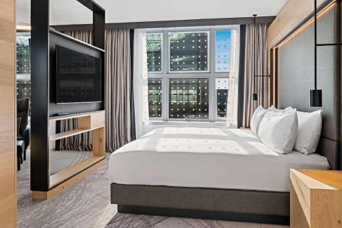 Suite Deluxe de 1 dormitorio con cama extragrande del hotel Hilton Munich Airport. Foto 3
