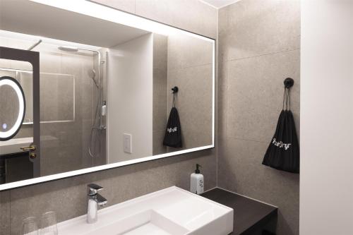 Habitación Doble Estándar del hotel Scandic Nürnberg Central. Foto 3