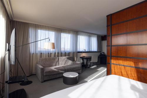Suite Junior con balcón del hotel Scandic Nürnberg Central. Foto 10