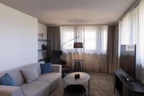 Suite con cama extragrande del hotel Scandic Nürnberg Central. Foto 4