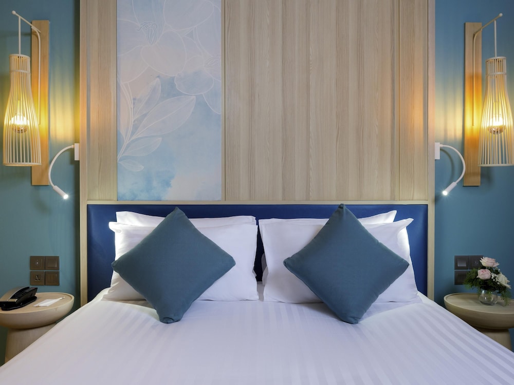 Habitación Deluxe con 1 Cama Doble Vistas al Mar Ala Playa del hotel Mercure Samui Chaweng Tana. Foto 2