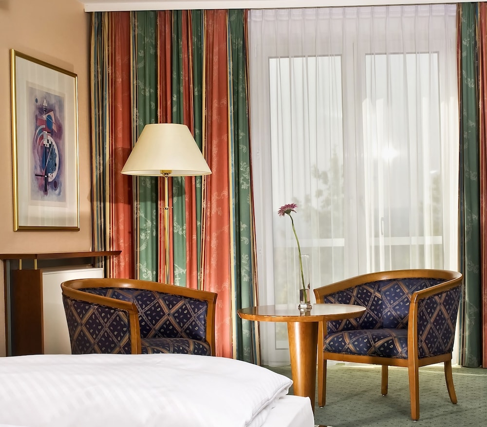 Habitación doble estándar con dos camas individuales de 90 x 200 cm del hotel Congress Hotel Weimar by Mercure .. Foto 1