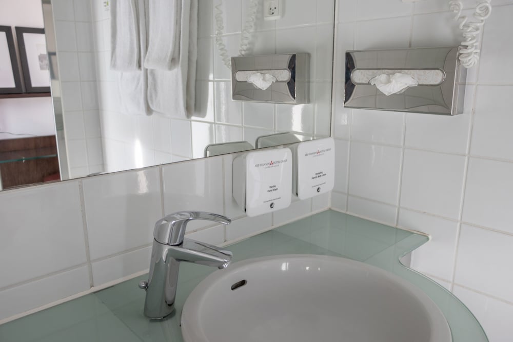 Habitación estándar con 1 cama doble o 2 individuales del hotel The Square. Foto 6