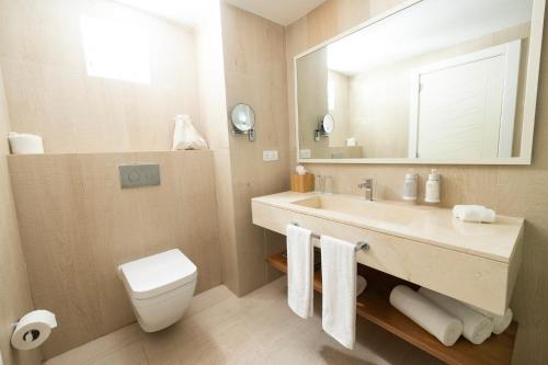 Suite Faro del hotel Iberostar Selection Hacienda Dominicus - All Inclusive. Foto 4