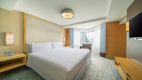 Suite Premium de 1 dormitorio con vistas a la ciudad - No fumadores del hotel Holiday Inn Bangkok Silom, An Ihg. Foto 1