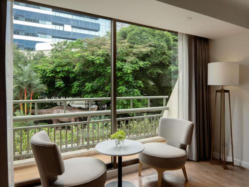 Habitación Doble Deluxe - 2 camas del hotel Mövenpick Bdms Wellness Resort Bangkok. Foto 6