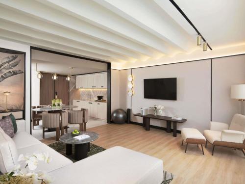 Two - Bedroom Family Suite - Club Access del hotel Mövenpick Bdms Wellness Resort Bangkok. Foto 1