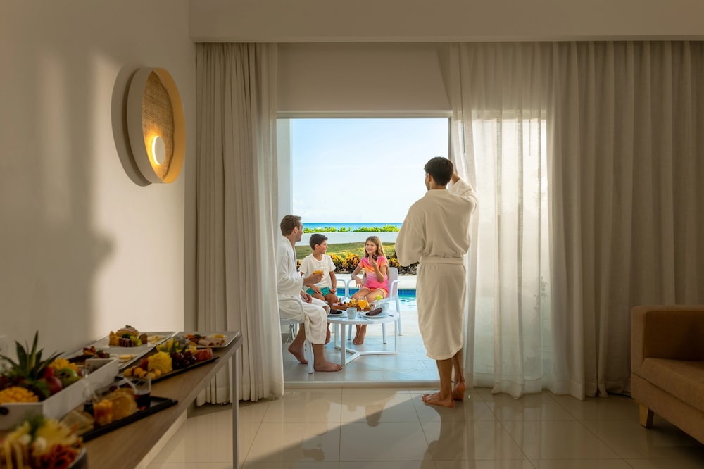 Sun Club Superior Swim out Ocean View King del hotel Sunscape Dominicus La Romana - All Inclusive. Foto 1