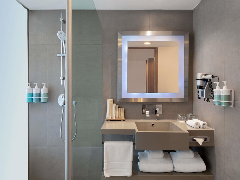 Habitación Ejecutiva 1 Cama Queen - size del hotel Novotel Bangkok On Siam Square. Foto 3