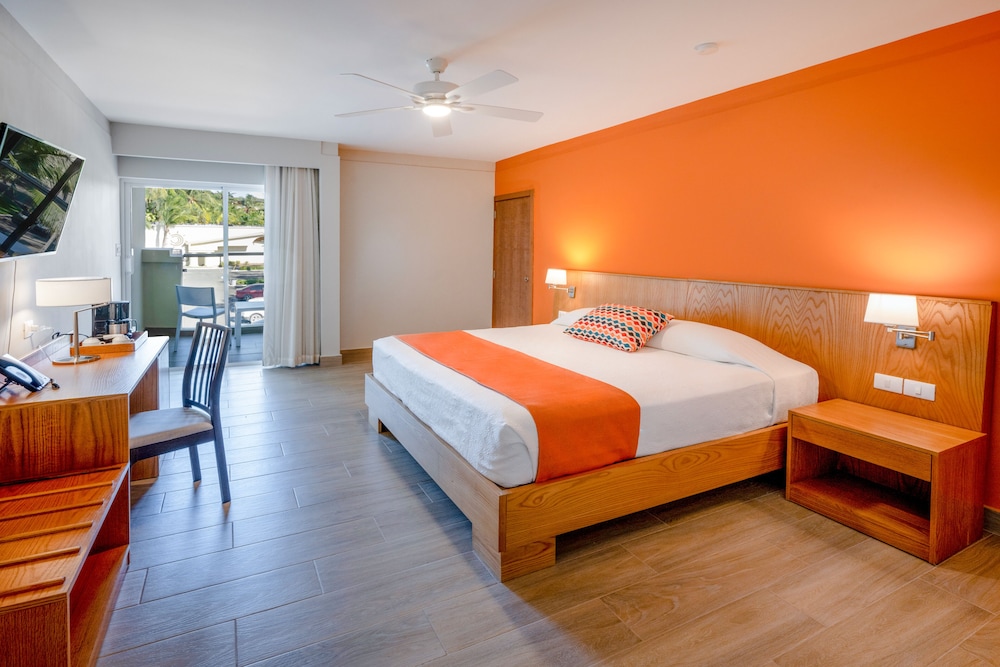 Habitación superior, 1 cama de matrimonio grande, balcón, vistas al jardín del hotel Coral Costa Caribe Beach Resort - All Inclusive